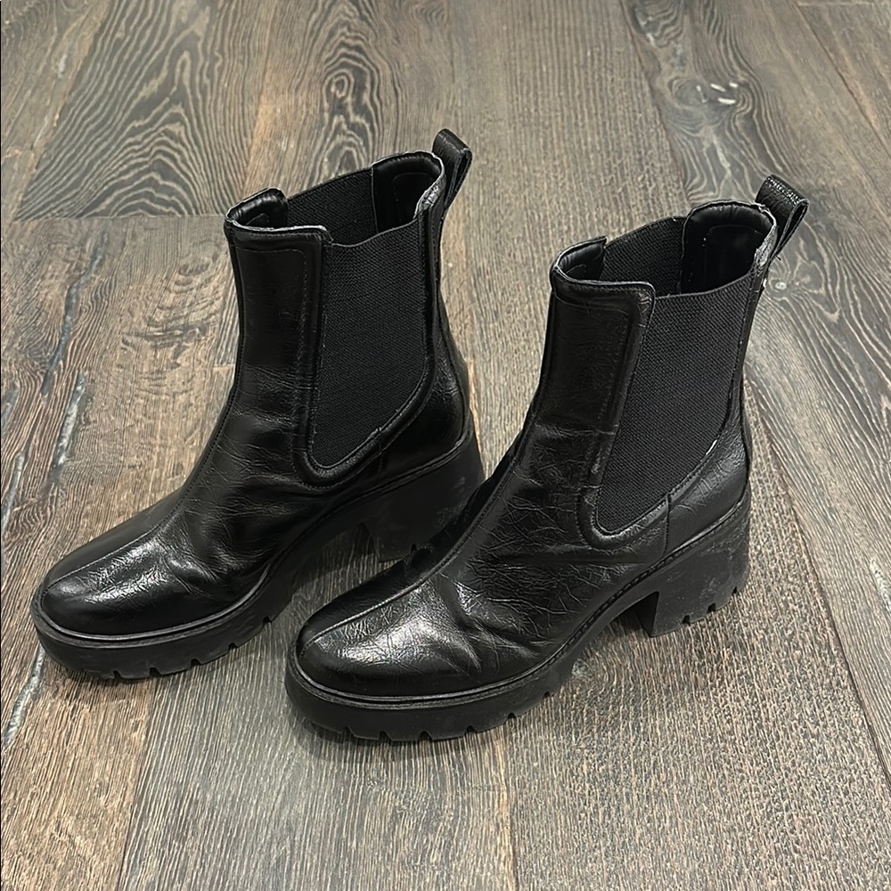 Dolce Vita V-Hawk Black Ankle Boots - Picture 4 of 6